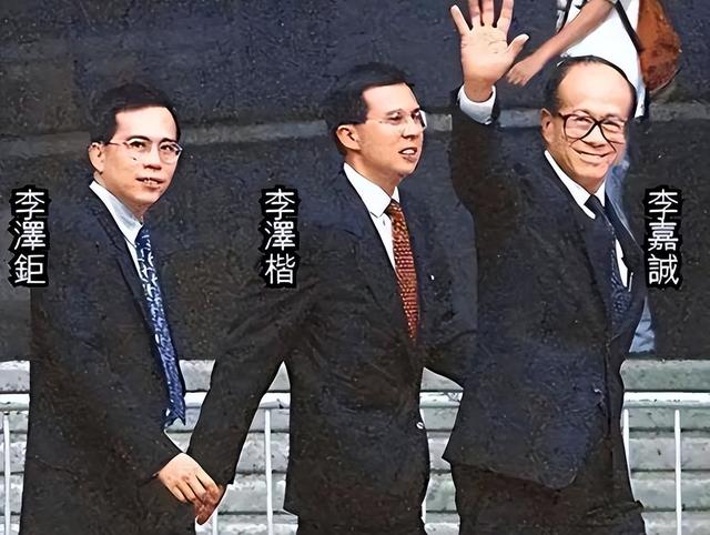2909亿身价也没用！97岁李嘉诚油尽灯枯，最担心的是两个60岁儿子