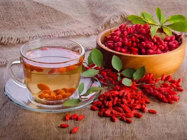 69岁老人中毒！医生：吃完降压药千万别碰它	，中老年要谨记