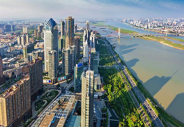 武汉是个怎样独特的城市呢？交通枢纽与人才汇集是武汉的兴城法宝