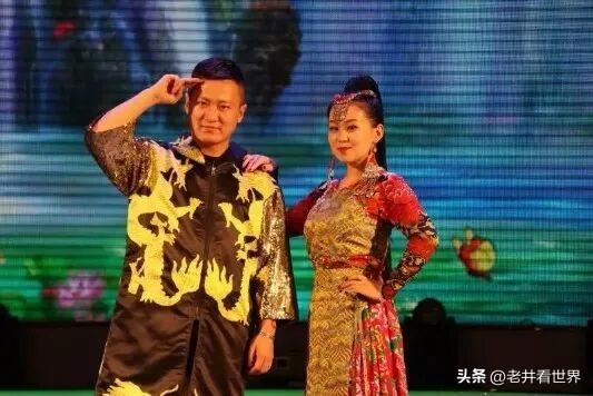 夏日闯关东（三）观看二人转‖井明新
