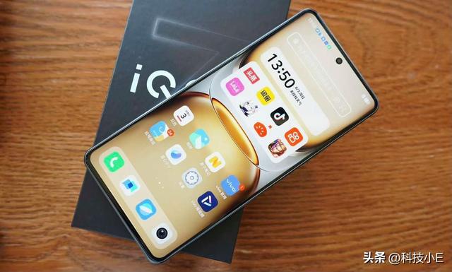 iQOO豁出去，天玑9400+8000mAh大电池，512GB顶配国补后2549元