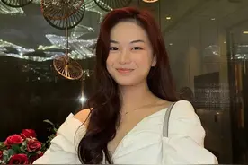 TVB小花传拒签10年长约遭封杀,被阻碍亮相内地节目,惨变炎明熹2.0图片