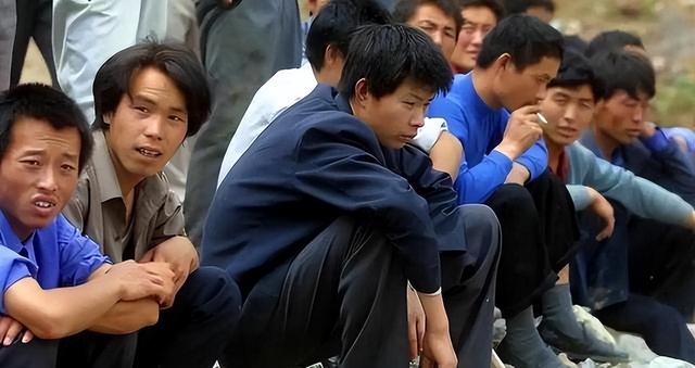 2020年，我国男性比女性多3502万，如今5年过去，差距令人意外