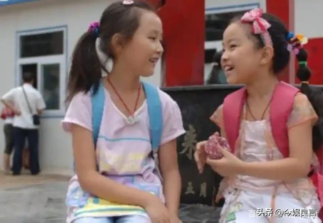 没钱还硬装？宁夏一笑成名拒绝百万签约的小女孩，现在成了这样