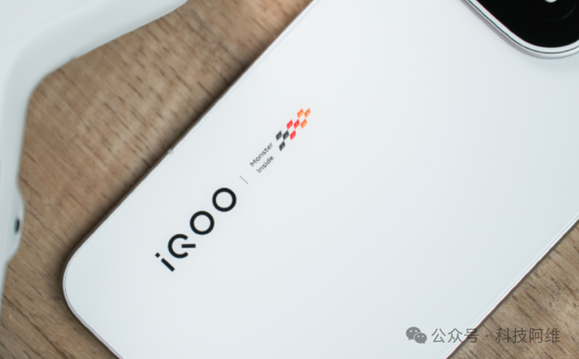 vivo突然开卖新机，7000mAh+2K屏+100W，多个版本热销“卖断货”
