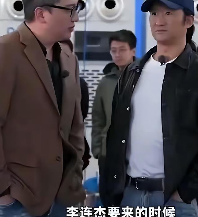 不听李连杰劝！大阅兵当天吴京再度打脸 ，这次轮到杜江扬眉吐气