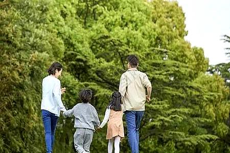 人老了才发现：凡是跟儿女住在一起的	，90%以上最后都得翻脸！