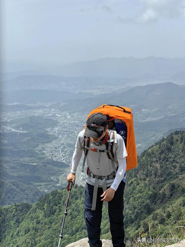 重装反穿江西武功山，发现认识的都是一日朋友，散了就不会再见了