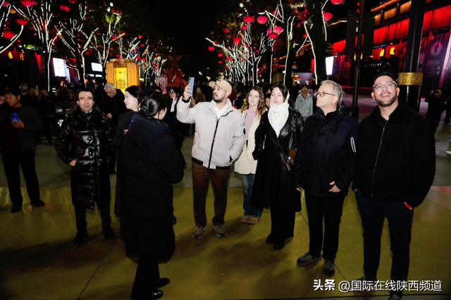 狠狠圈粉！外籍专家在西安大唐不夜城邂逅“中国式浪漫”