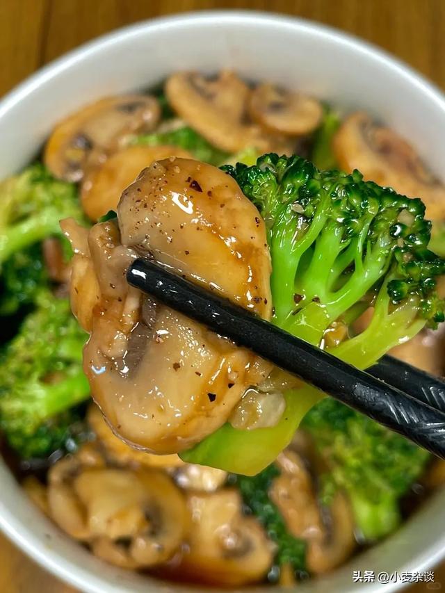 钾是香蕉的17倍，建议中老年，隔天吃一次，腿脚有劲，对肝脏也好