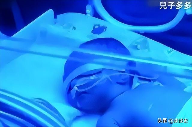 13年前，被父亲逼迫零下13度裸跑的4岁小男孩，如今过得怎么样？