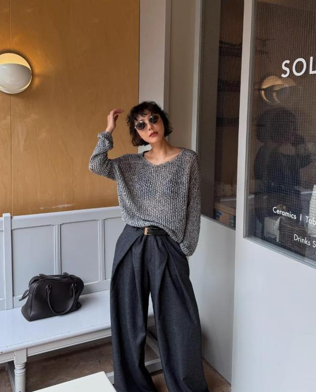 今秋最流行的针织衫，配阔腿裤美得刚刚好！