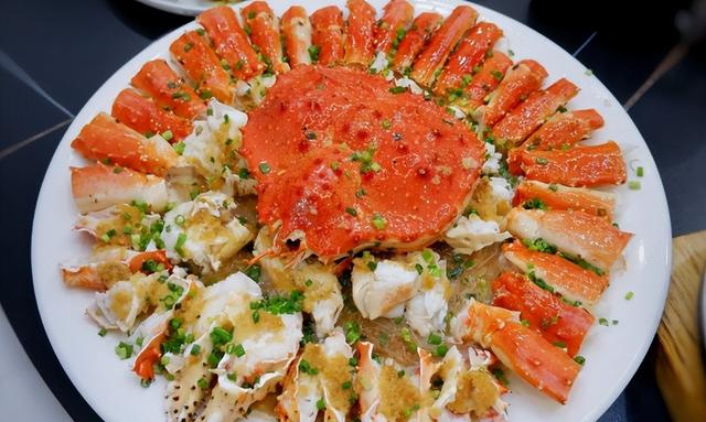 山东游客到青海遇牧民办酒席，随礼300吃席，结果吃完被拦不让走