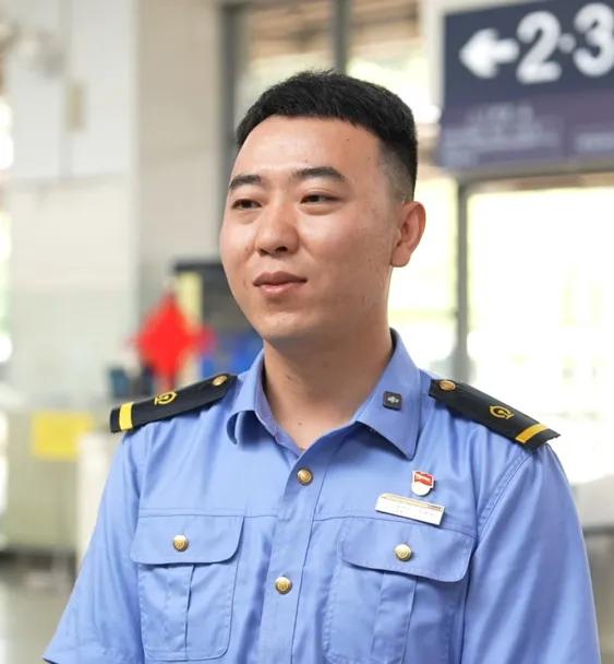 从河口出发！越南游客乘动车开启云南避暑之旅