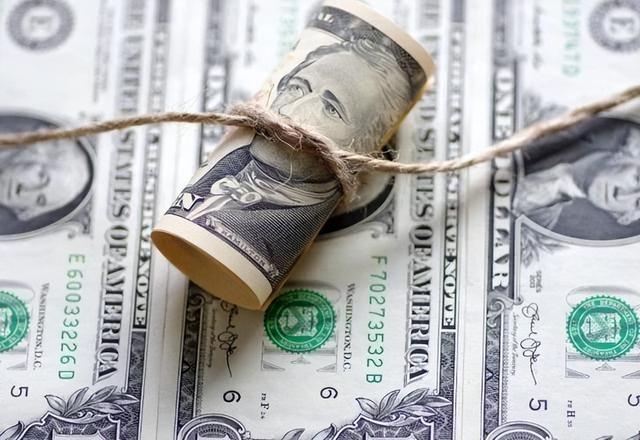 特朗普毁约了，上亿军火奔向台岛,中方持续抛美债，切中美国命脉