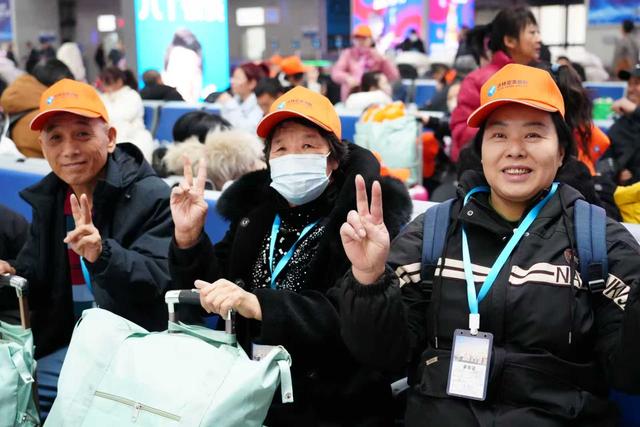 今冬首趟“候鸟”旅游专列从长春启程