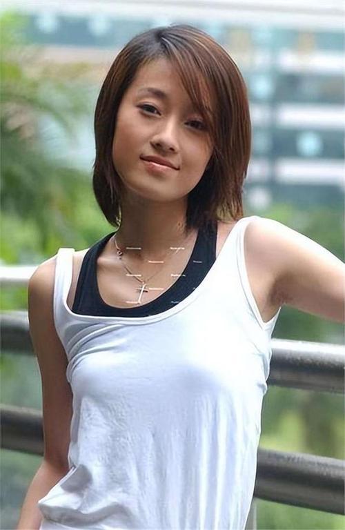 面相变了！49岁的马伊琍眼里的光消失了，王菲说果然没错