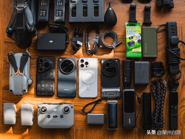 带着 10W 的装备出发去新疆，10 天 9 晚结果天塌了......