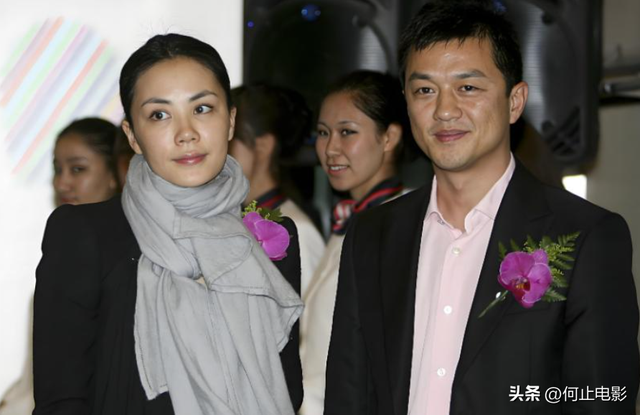56岁王菲没想到，辛苦养大的唇腭裂女儿李嫣，早为亲爹李亚鹏争光