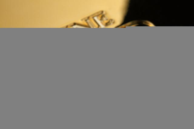 金价狂飙破4300美元！港股黄金股集体跳涨，这波行情真稳了？