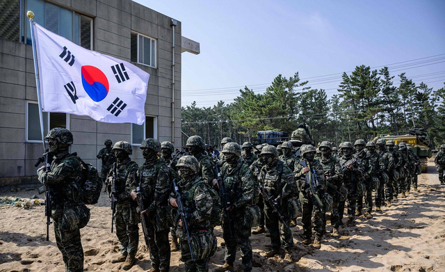 美韩贸易谈判破局：汽车关税降至15%，3500亿投资分两类落地