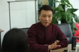 央视主持阵容大换血，00后上岗，尼格买提和杨帆再成“竞争对手”图片