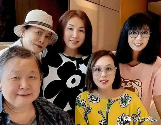 出名后出轨保姆、气死原配，如今77岁的他晚景凄凉，子女与其割席