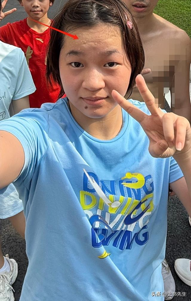 热搜第一！全红婵练瘦了，分享健身日合照，满脸大汗衣服都湿透了