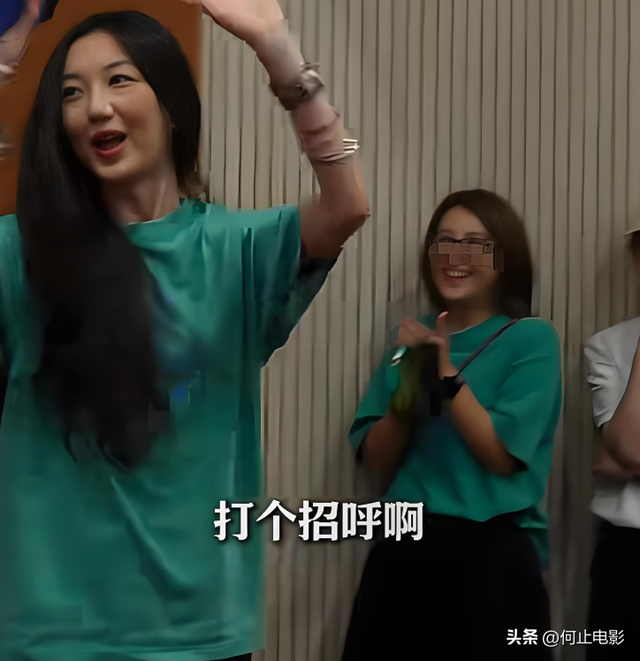 56岁王菲没想到，辛苦养大的唇腭裂女儿李嫣，早为亲爹李亚鹏争光