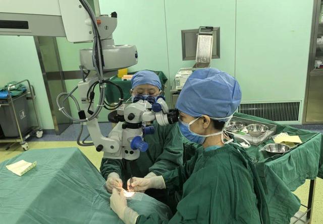 全球首例！国产5G机器人4200公里“盲操”成功，刷新全球医疗纪录