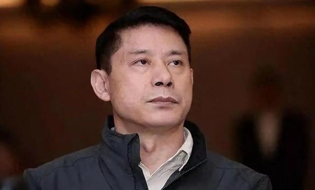 毁了王治郅，逼姚明退役，他凭一己之力让中国篮球倒退了二十年！