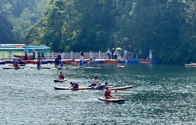 连城九龙湖：新增水上桨板项目 解锁清凉游玩体验