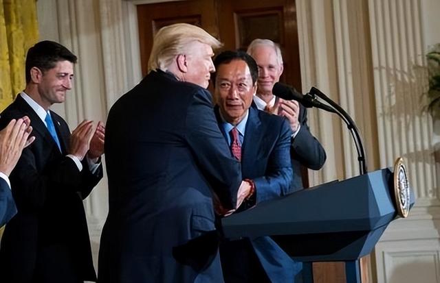 中国人是真吃这套！富士康日进万人，早忘了郭台铭赏饭吃的真相