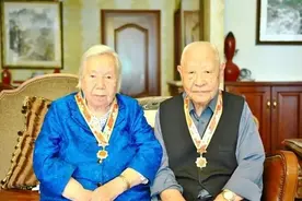 至今还健在的开国将帅仅剩1人，今年102岁高龄，还有一位已逝世图片