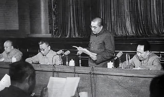 毛主席一生不进故宫，终生再未回延安？周总理的一句话道出实情！