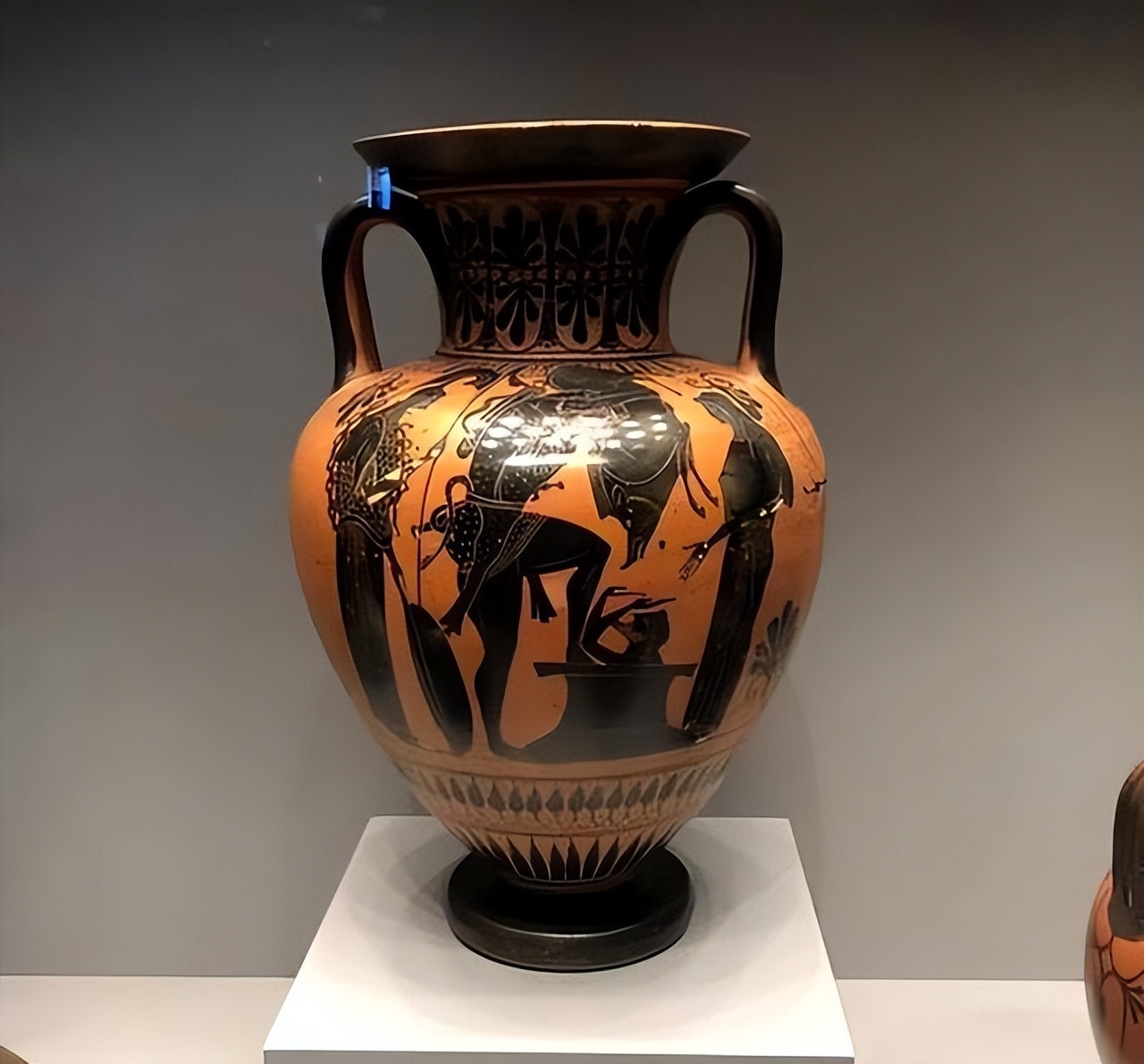 古希腊陶瓷工艺在当时工艺界有着什么样的地位?插图2 古希腊陶瓷工艺在当时工艺界有着什么样的地位?