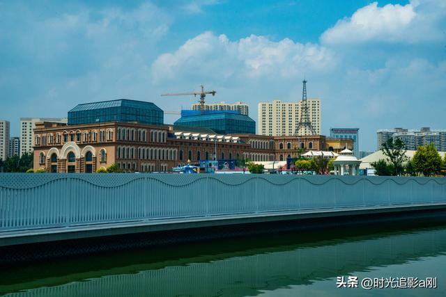 北国未来城周边：邂逅一场蓝天与建筑的视觉盛宴！
