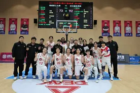 众志成城 不负众望 | 武汉盛帆黄鹤女篮跻身联赛12强图片