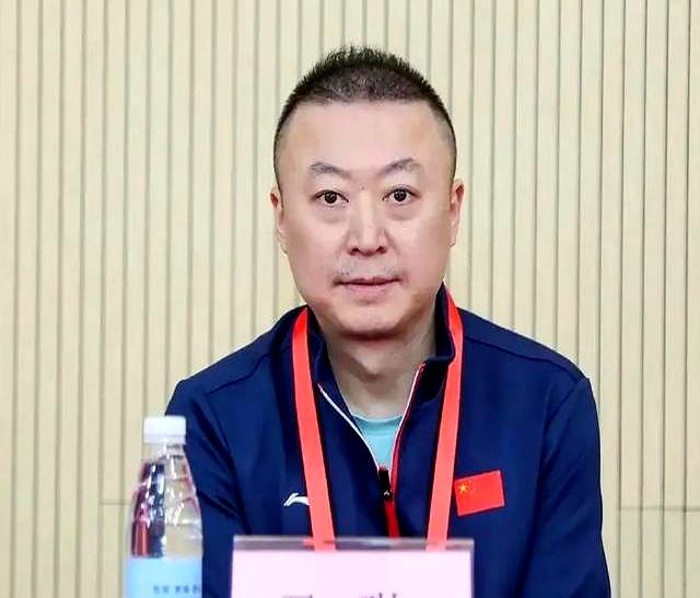 珍贵的中国男乒五龙合影：邱贻可最突出，王皓一细节暴露“人品”