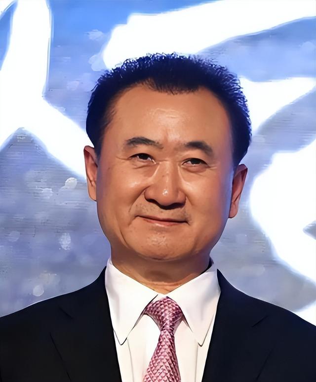 挥霍无度、风流成性，71岁的王健林，惨遭亲儿子王思聪的“反噬”