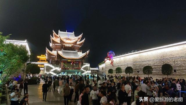 无门票无停车费！湖南这座现代造的“古镇”，比铜官窑古镇更热闹