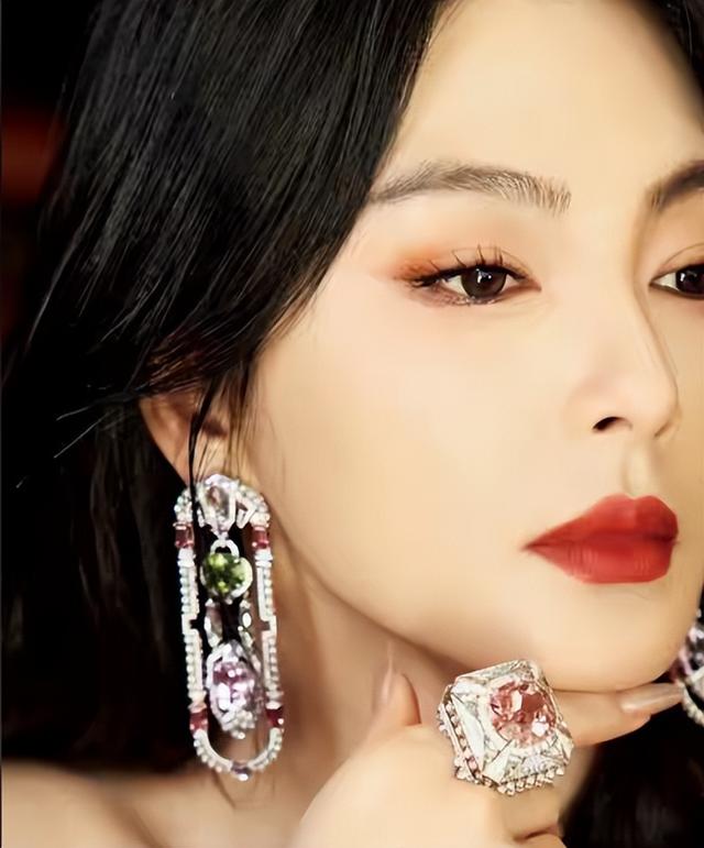 张雨绮越扒越有！代孕只是冰山一角	，38岁的她终为“荒唐	”买了单