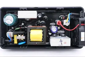 电动车新换电池使用不到一年就坏的原因已找到，可能与充电器有关图片