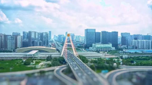 AI“爆款”接踵上新的背后 “进解优促”如何精准赋能产业提速？