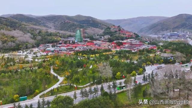国庆假期第三天 五台山景区迎客流高峰多举措 保障游览秩序