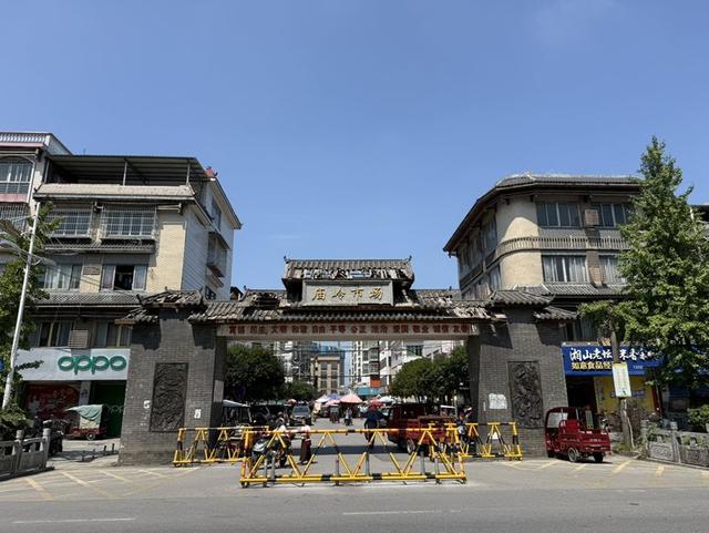 在桂林，这些热闹的圩市产品丰富又新鲜！