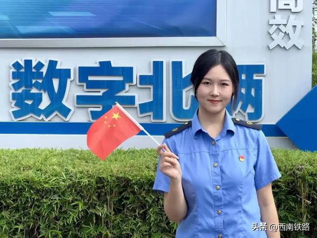 今天，站车里一片热闹！