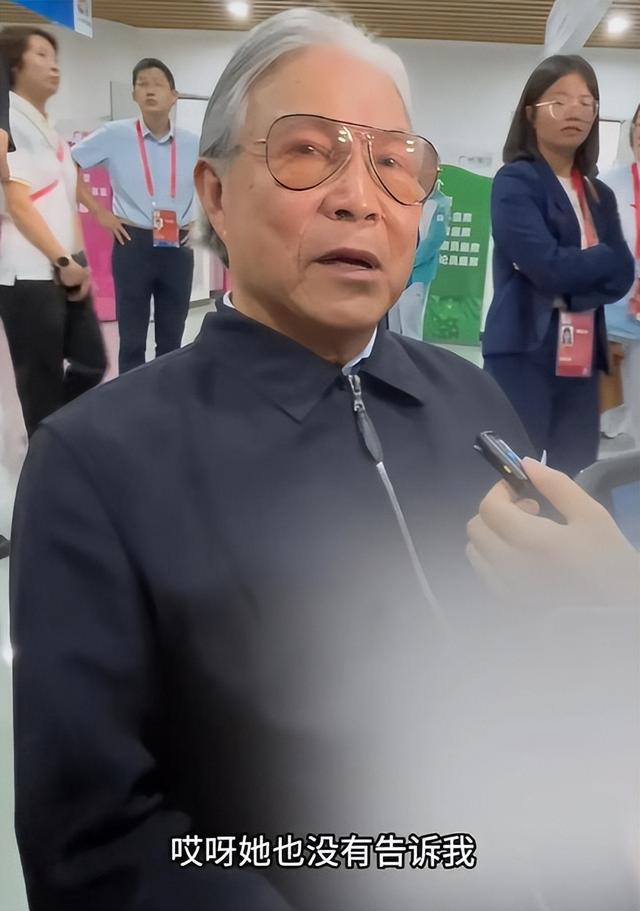 央视对郭晶晶的称呼变了，三字之差释放强烈信号，霍震霆全说对了