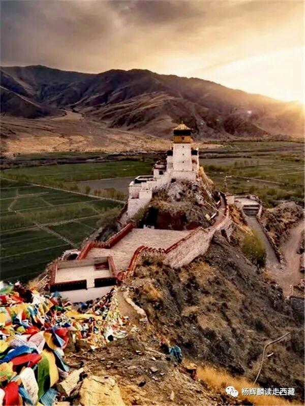 山南•乃东，西藏历史上的第一座宫殿雍布拉康，雄伟壮观