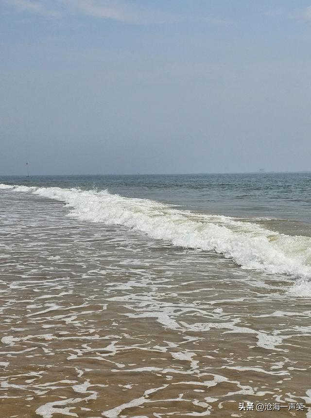 浪花朵朵，踏浪而来，踩浪而归，人生就是一场修行和旅行！